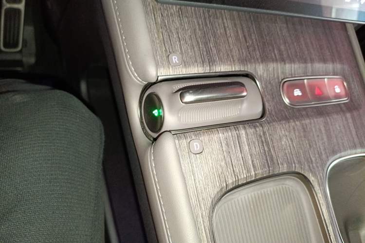 Used Nio ES7 2022 75 kWh Gear Lever