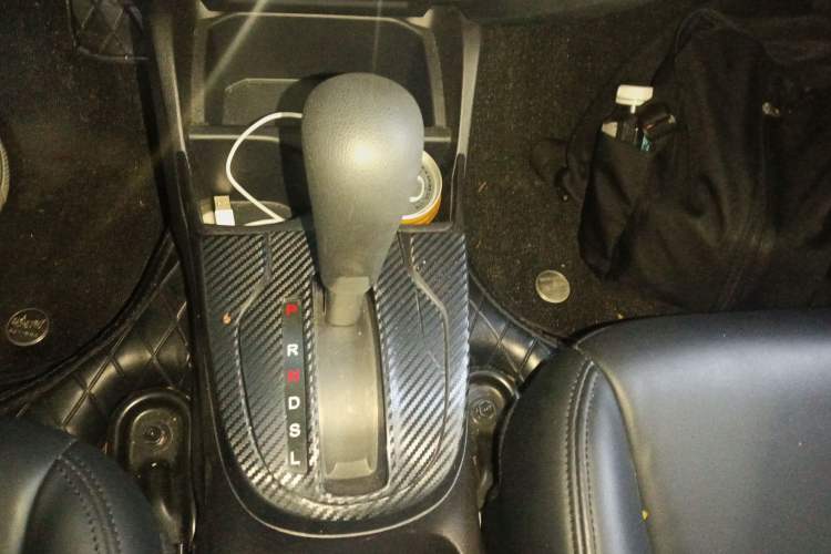 Used Honda Fit 2016 1.5L LXS CVT Comfort Sunroof Version Gear Lever