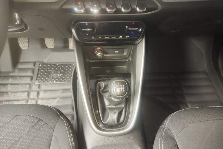 Used Baojun 510 2019 1.5L Manual Enjoyment Model 77kW China VI Emission Standard
