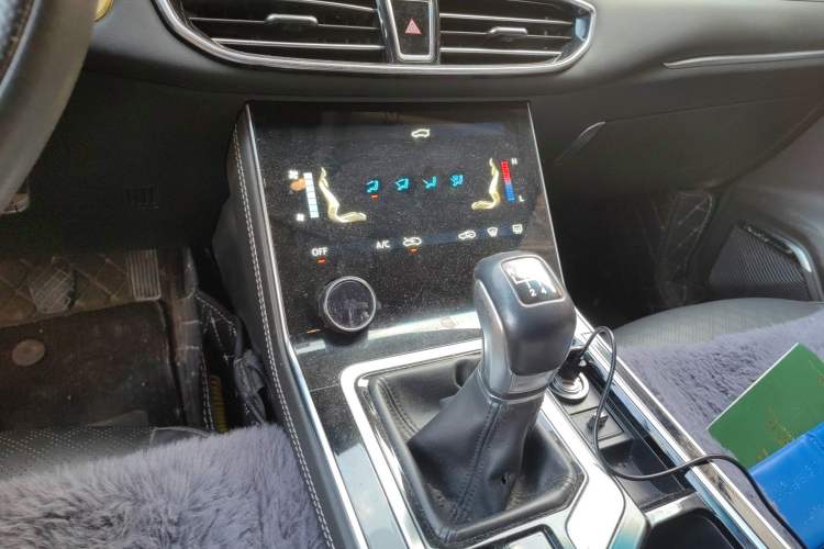 Used JETOUR X90 2020 1.5T Manual Shadow Joy Version 6 Seats Gear Lever