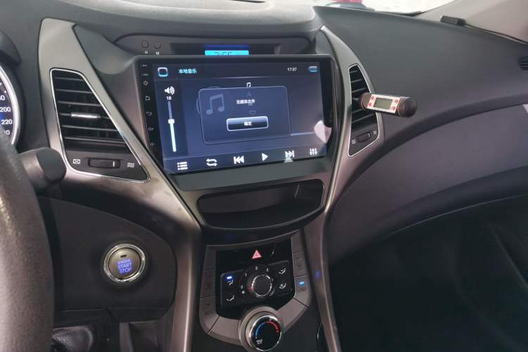 Used Hyundai Elantra (5th Generation / Langdong) 2012 1.6L Automatic Leading Model Audio And AC Panel