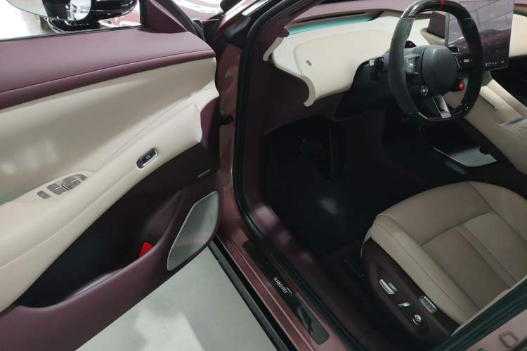 Used Xiaomi Auto YU7 2025 Ultra-Long Range High-Performance All-Wheel-Drive Max Edition