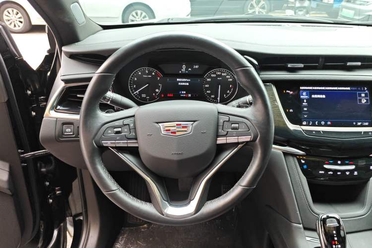 Used Cadillac XT6 2022 2.0T 7-Seater Four-Wheel Drive Luxury Version Steering Wheel