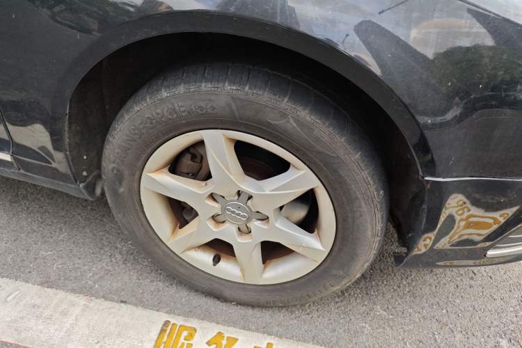 Used Audi A6L 2011 2.0 TFSI Automatic Standard Edition Right Front Wheel Hub