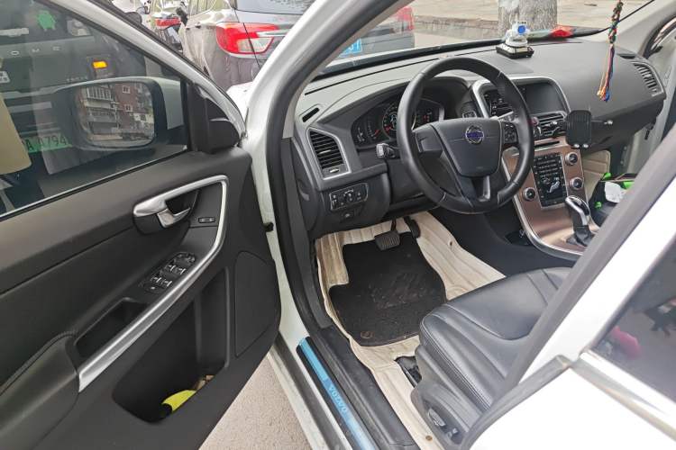 Used Volvo XC60 2017 T5 Smart Upgrade Edition Driver Seat