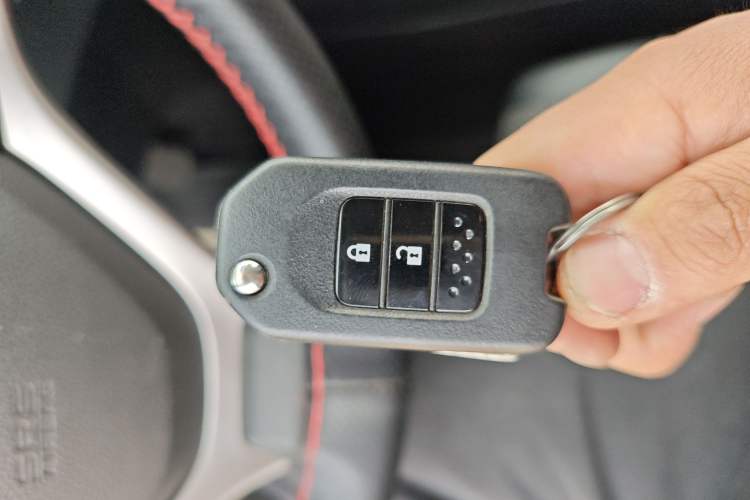 Used Honda Jade 2013 1.8L automatic Comfort version 5 seats