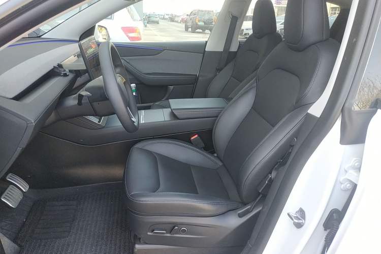 Used Tesla Model Y 2025 Rear-Wheel-Drive Version