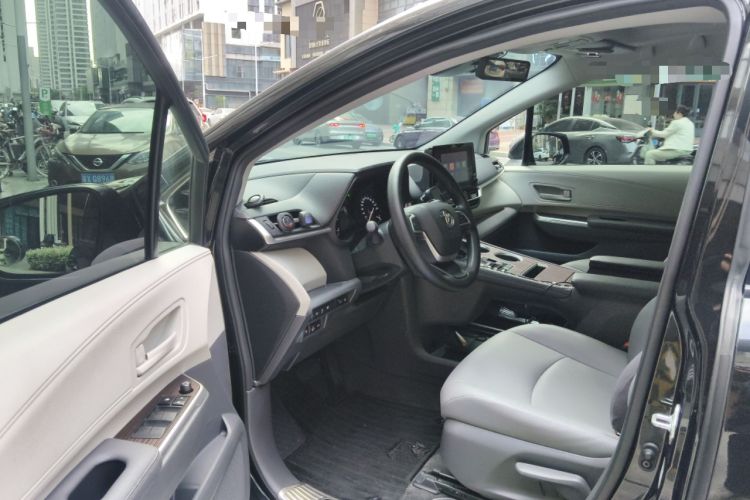 Used Toyota Granvia 2023 2.5L Hybrid Comfort Edition Driver Seat