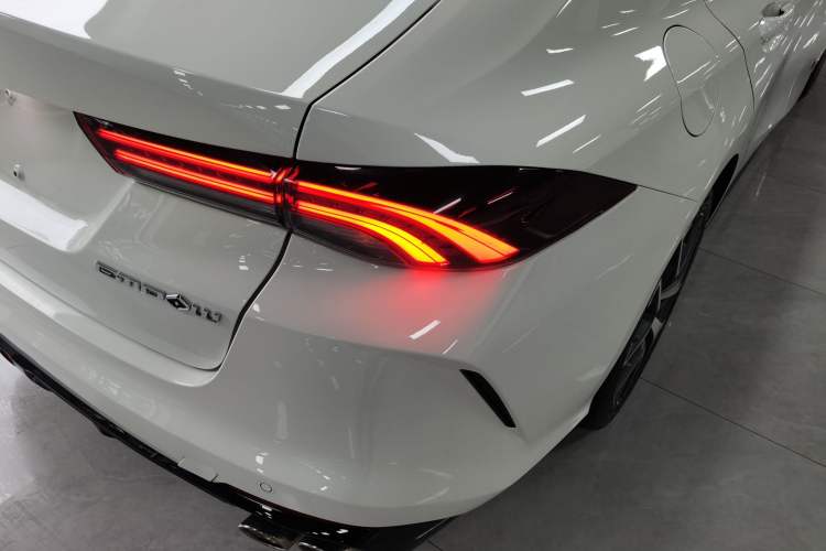 Used GAC Trumpchi EMPOW 2021 270T DCT J15 Version Right Rear Taillight