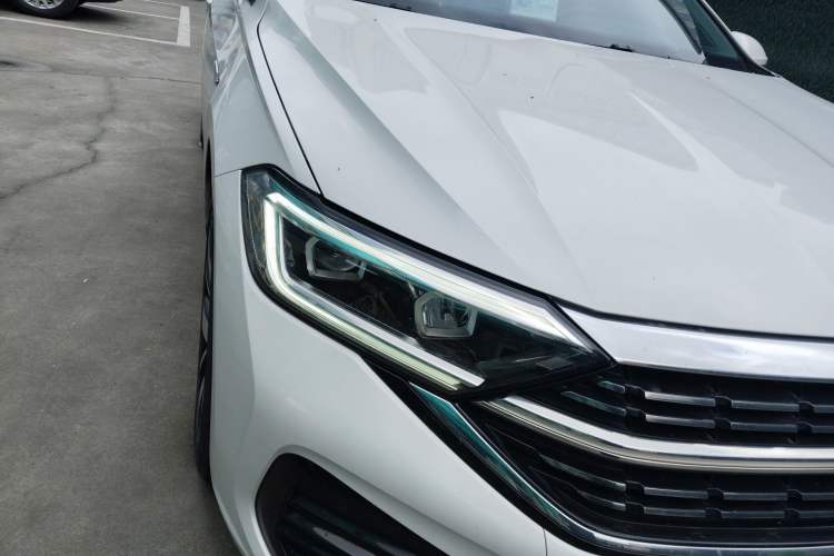 Used Volkswagen Sagitar 2023 300TSI DSG Excellence Edition Right Front Headlight