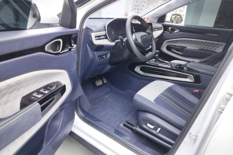 Used Baojun RM-5 2019 1.5T CVT 24-Hour Online Luxury Version 7 Seats Driver Seat