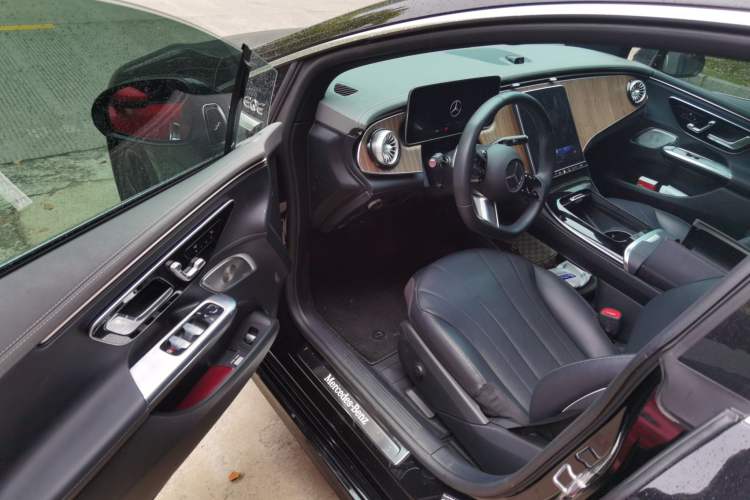 Used Mercedes-Benz EQE 2022 350 Pioneer Edition
