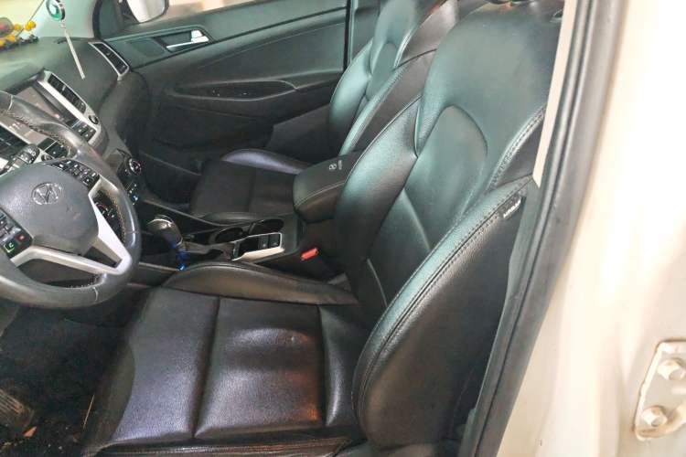 Used Hyundai Tucson 2015 1.6T Dual-Clutch Two-Wheel-Drive Smart Model Left Front Seat