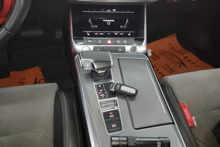 Used Audi A6L 2019 40 TFSI Luxury Dynamic Model Gear Lever