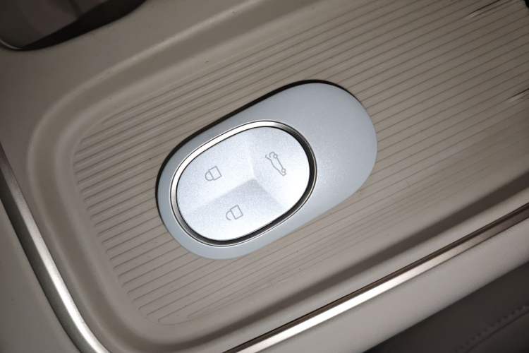 Used Nio EC6 2023 75 kWh