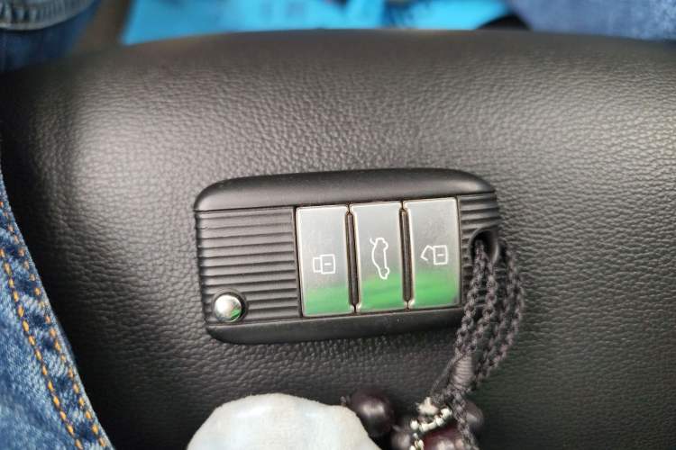 Used Roewe i6 2020 PLUS 1.6L Manual 4G Connect Glory Flagship Edition
