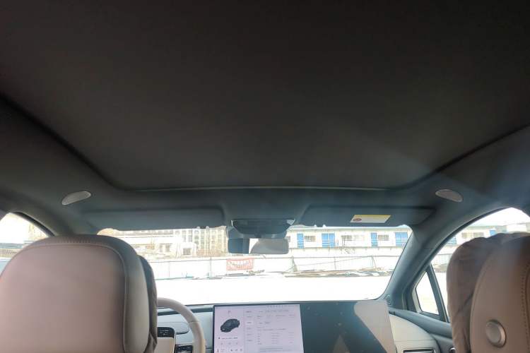 Used Li Auto i6 2025 Model Four-Wheel-Drive Standard Type
