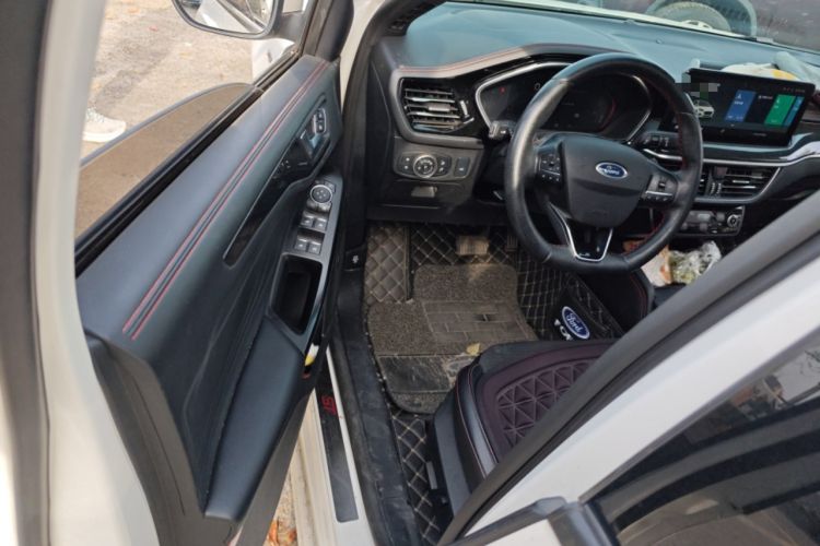 Used Ford Focus 2021 Sedan EcoBoost 180 Automatic ST Line Interior 3