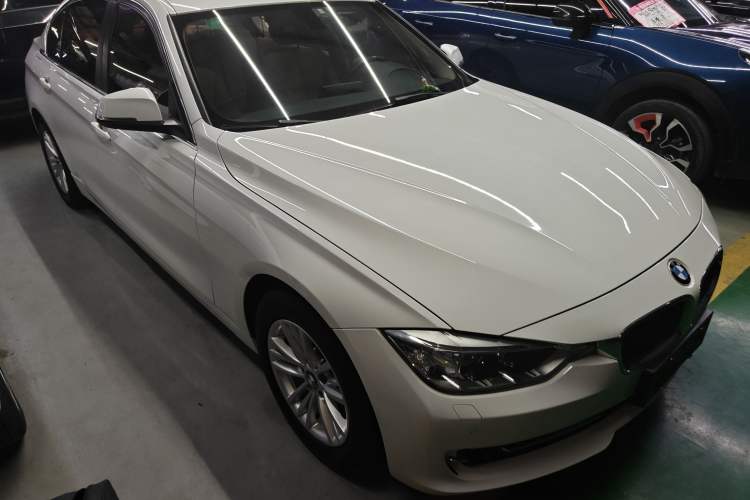 Used BMW 3 Series 2014 320Li Fashion Model Front Right 45 Deg