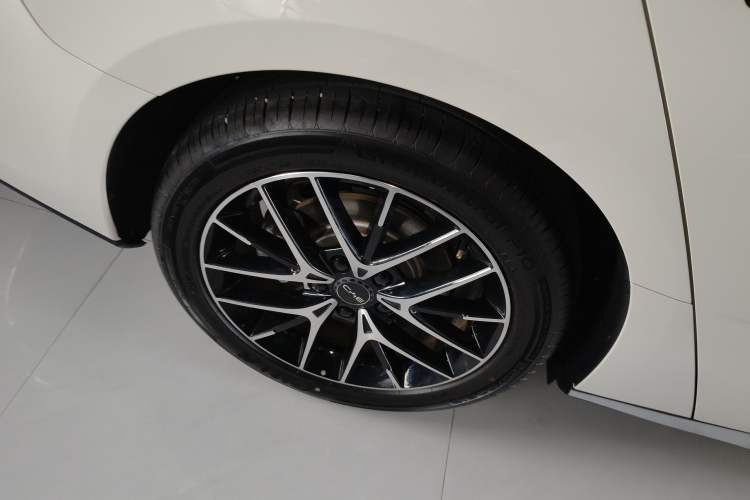 Used BYD Seal 07 DM-i 2025 DM-i 1.5L 125km Luxury Model Right Rear Wheel Hub