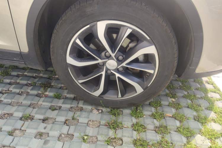 Used Geely Auto Emgrand GS 2019 1.4T CVT Edition Right Front Wheel Hub