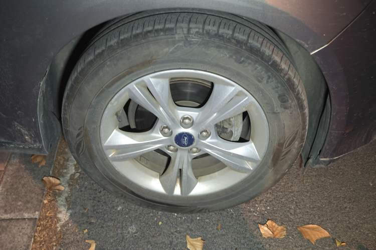 Used Ford Focus 2012 Sedan 1.6L Manual Fashion Edition