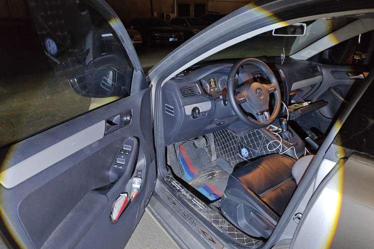 Used Volkswagen Sagitar 2012 1.4TSI Automatic Luxury Edition