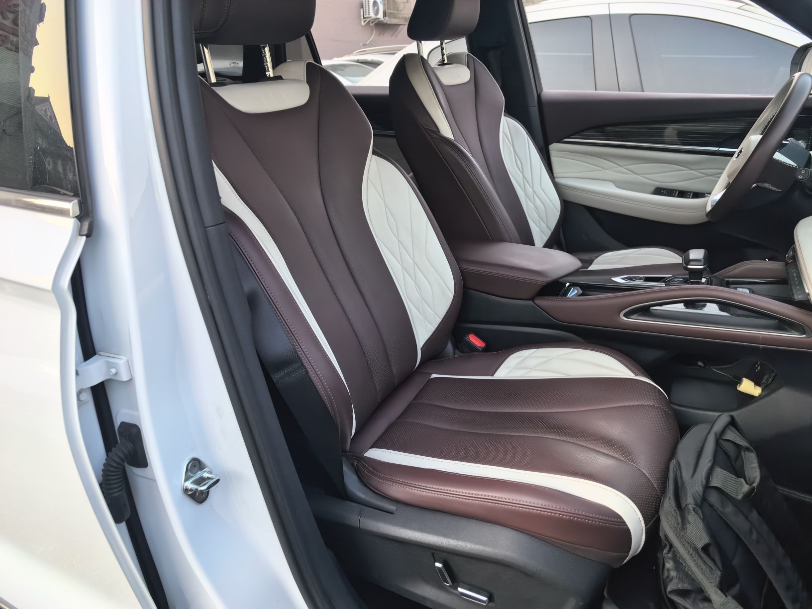Geely Auto Monjaro L 2021 2.0TD High-Power Automatic All-Wheel Drive Luxury Version — снимка 19