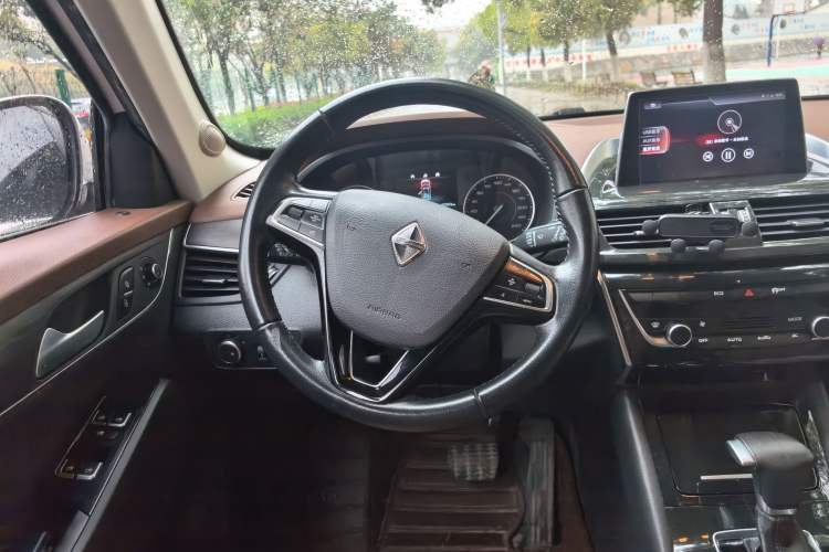 Used BORGWARD BX5 2017 25TGDI Automatic Two-Wheel Drive Fashion Model
