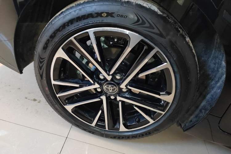 Used Toyota Camry 2026 Model Dual-Engine 2.0HSE Sport Lite Edition
