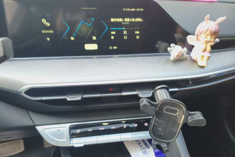 Used CHANGAN Eado 2024 PLUS Blue Whale NE 1.4T GDI DCT High-Energy Edition Audio And AC Panel