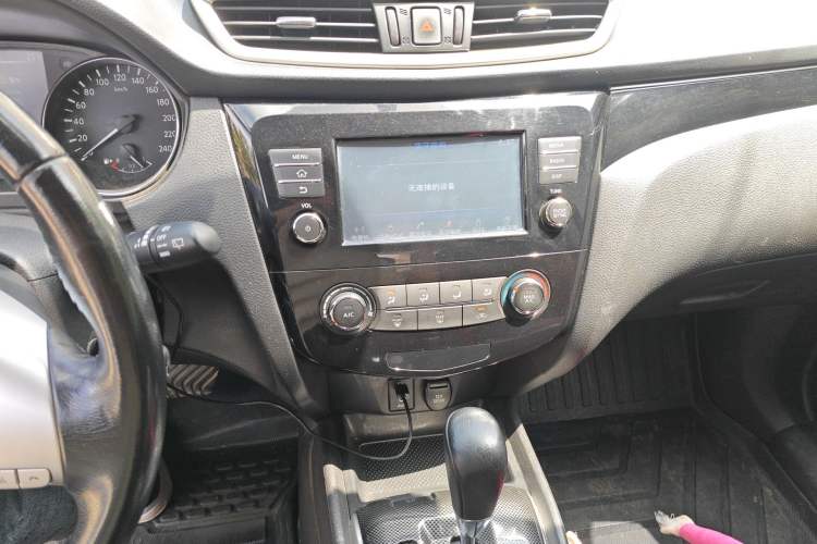 Used Nissan Qashqai 2017 2.0L CVT Smart Enjoyment Version China V Standard Audio And AC Panel