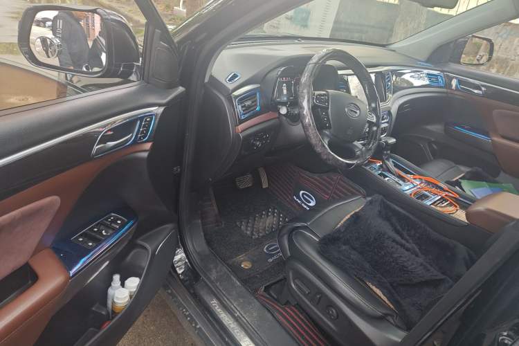 Used GAC Trumpchi GS8 2017 320T Two-Wheel Drive Luxury Smart Connectivity Version (7 Seats)