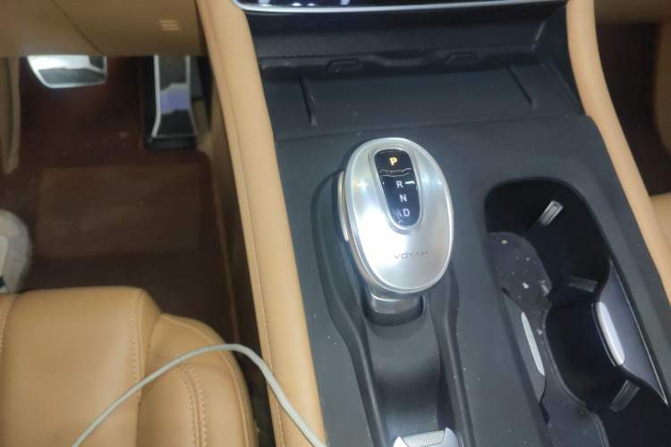 Used VOYAH Dream 2024 PHEV Extended-Range Premium Edition
