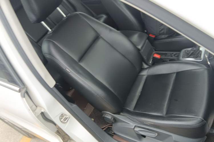 Used Volkswagen Tiguan 2017 300TSI Automatic Two-Wheel Drive Silk Road Luxury Edition Right Front Seat