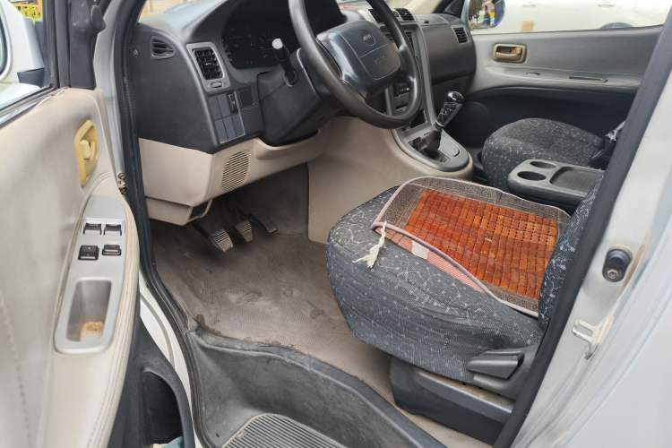 Used Jinbei Grace 2010 2.0L Ruixiang Luxury Version (Short Wheelbase) 1TR