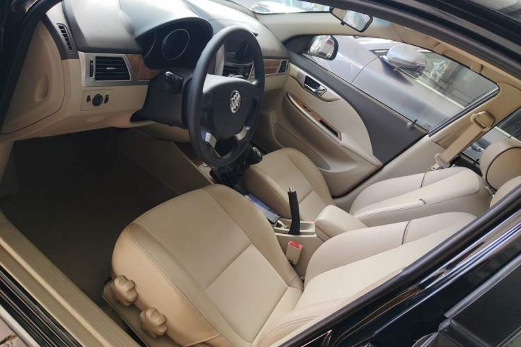 Used Buick Excelle 2015 1.5L Manual Classic Trim
