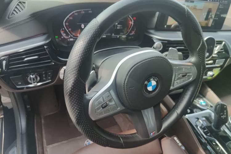 Used BMW 5 Series 2023 530Li Luxury Edition M Sport Package Steering Wheel