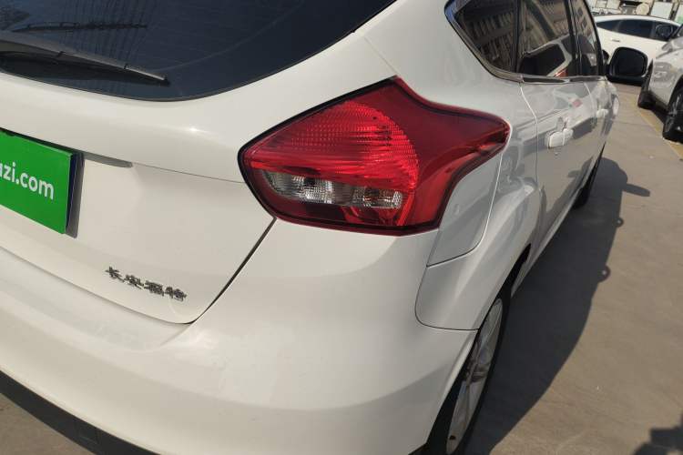 Used Ford Focus 2018 Hatchback Classic 1.6L Automatic Comfort Plus SmartDrive Edition