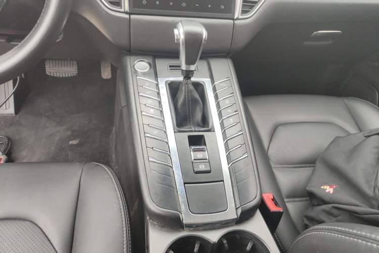 Used Zotye SR9 2017 2.0T Automatic Ultimate Road Edition
