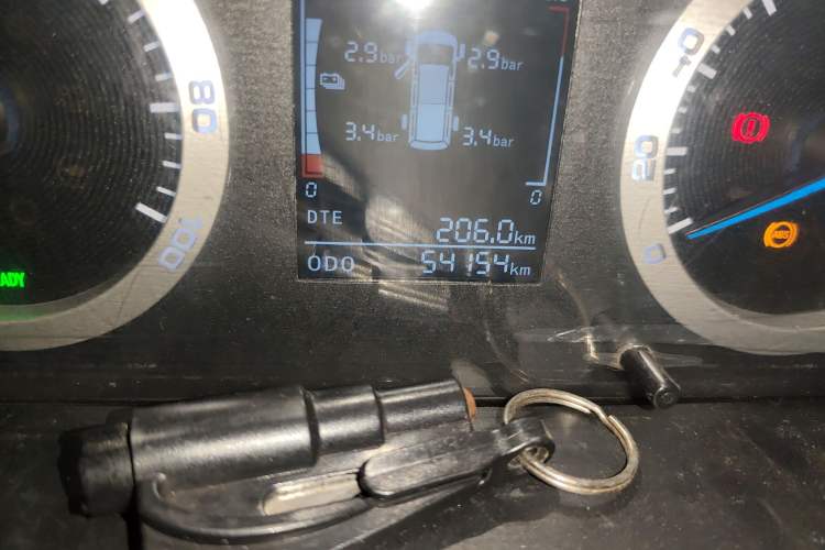 Used BAIC Ruixiang Boteng V2 EV 2022 Enclosed Van Standard Type Henan Lithium Battery Odometer Close Up