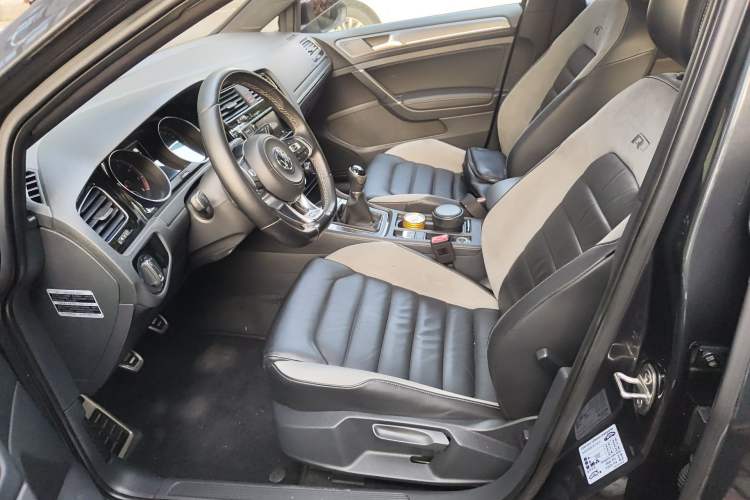 Used Volkswagen Golf 2016 1.4TSI Manual R-Line Driver Seat