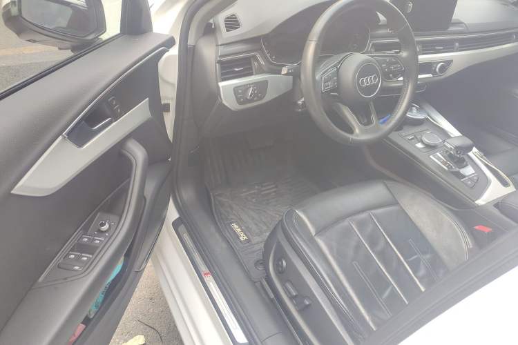 Used Audi A4L 2018 30th Anniversary Edition 40 TFSI Fashion Model