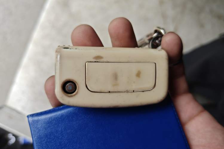 Used Foton Toano 2023 Joy Elephant Multi-Function 2.0T Manual Long-Wheelbase Mid-Roof Model with Single Rear Tire Available in 5/6/7/9-Seater Configurations Vehicle Key