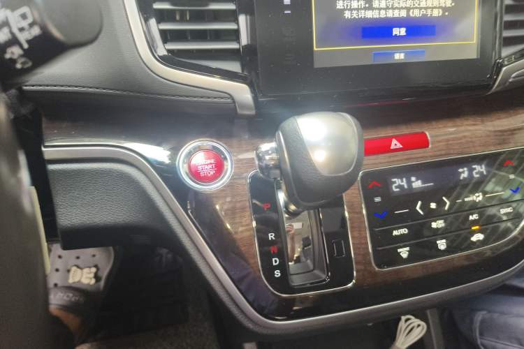 Used Honda Odyssey 2017 2.4L Smart Edition Gear Lever