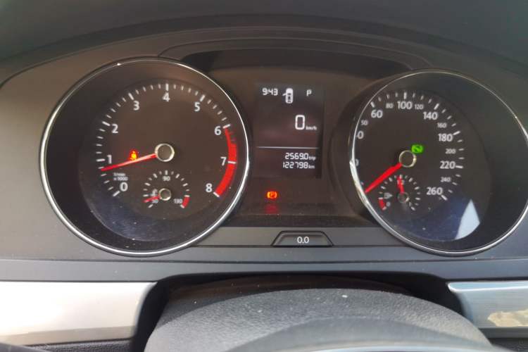 Used Volkswagen Lamando 2015 230TSI DSG Fashion Edition
