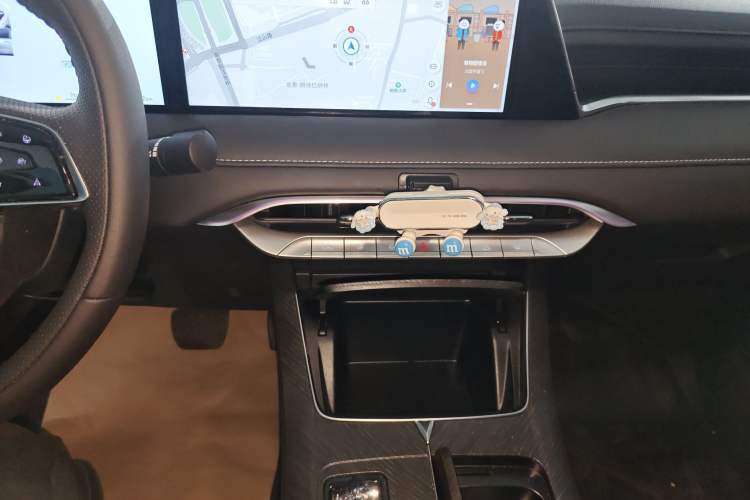 Used Venucia V DD-i 2023 110km iT Version
