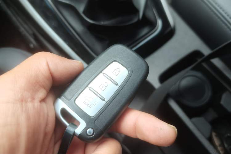 Used Hyundai Elantra (5th Generation / Langdong) 2012 1.6L Manual Leading Model