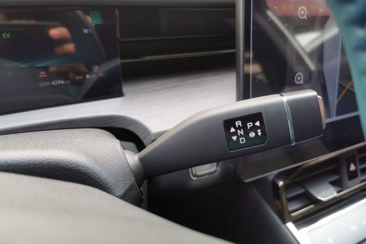 Used JETOUR Shanhai L6 2024 1.5TD DHT MAX