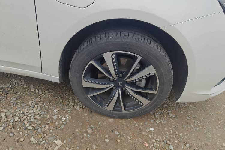 Used Rising ER6 2020 620 km Smart Edition Right Front Wheel Hub